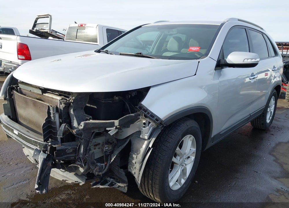 2014 KIA SORENTO LX VIN: 5XYKT4A61EG481033