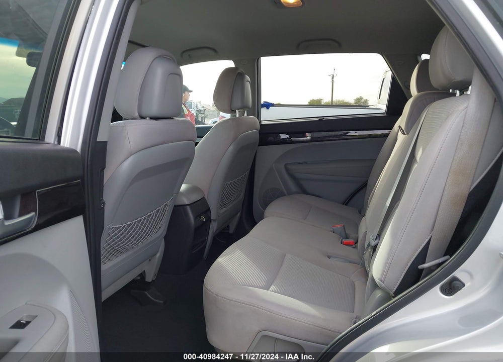 2014 KIA SORENTO LX VIN: 5XYKT4A61EG481033