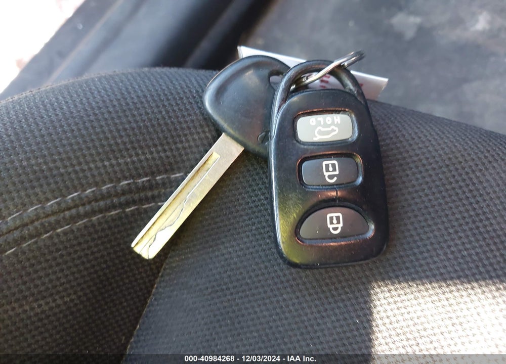 2017 HYUNDAI VELOSTER VIN: KMHTC6ADXHU306177
