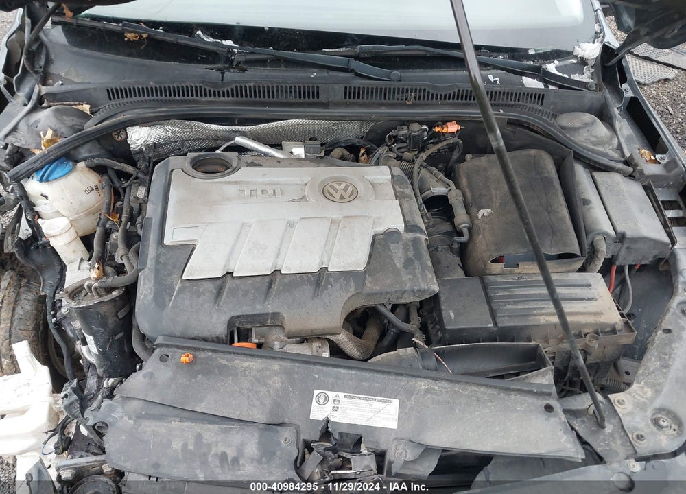 2011 VOLKSWAGEN JETTA 2.0L TDI VIN: 3VWLL7AJ0BM049992