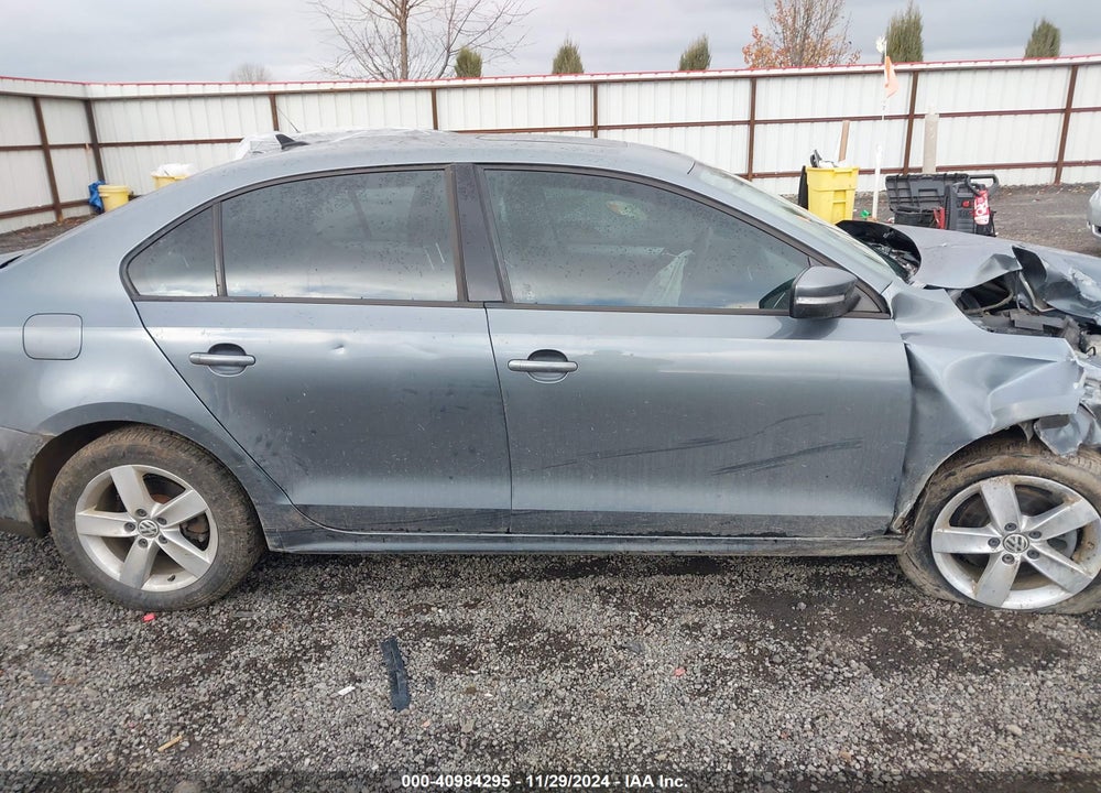 2011 VOLKSWAGEN JETTA 2.0L TDI VIN: 3VWLL7AJ0BM049992