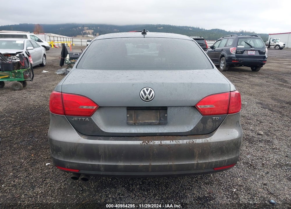 2011 VOLKSWAGEN JETTA 2.0L TDI VIN: 3VWLL7AJ0BM049992