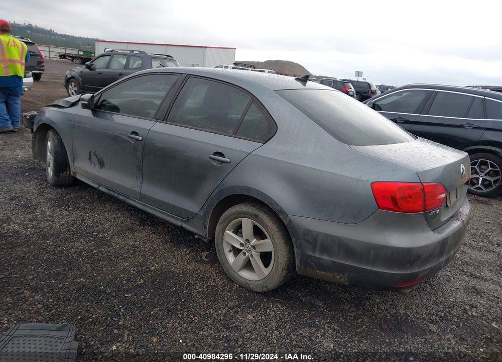 2011 VOLKSWAGEN JETTA 2.0L TDI VIN: 3VWLL7AJ0BM049992