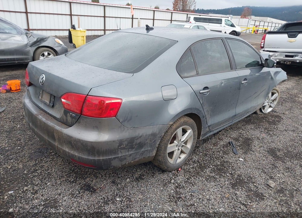 2011 VOLKSWAGEN JETTA 2.0L TDI VIN: 3VWLL7AJ0BM049992