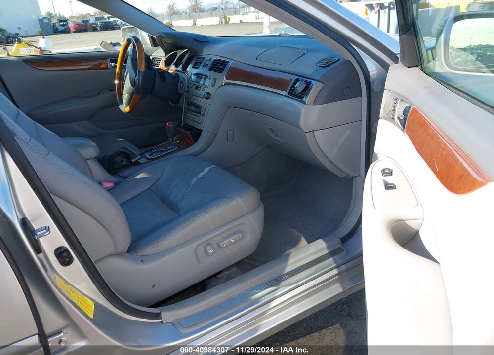 2005 LEXUS ES 330 VIN: JTHBA30GX55073826