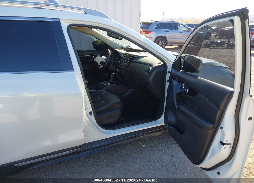 2019 NISSAN ROGUE SL VIN: 5N1AT2MT2KC823604