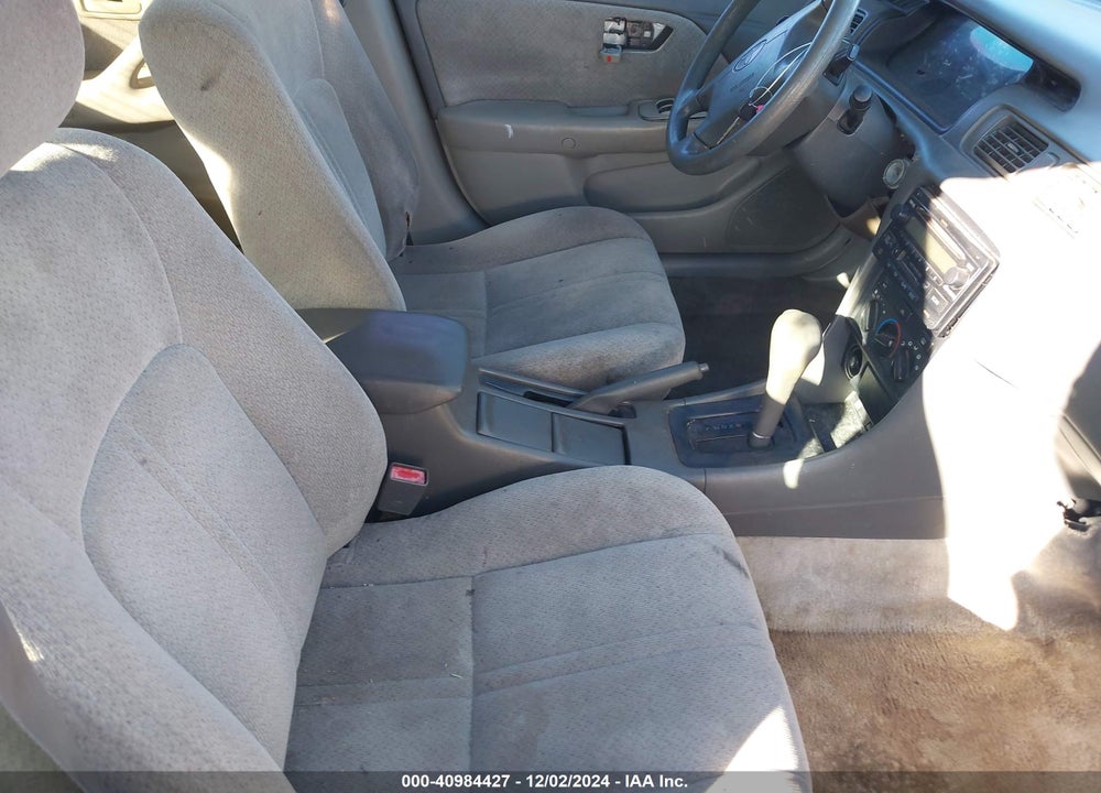 2001 TOYOTA CAMRY LE VIN: 4T1BG22K71U764741