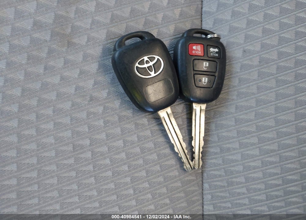 2014 TOYOTA CAMRY SE VIN: 4T1BF1FK5EU430043