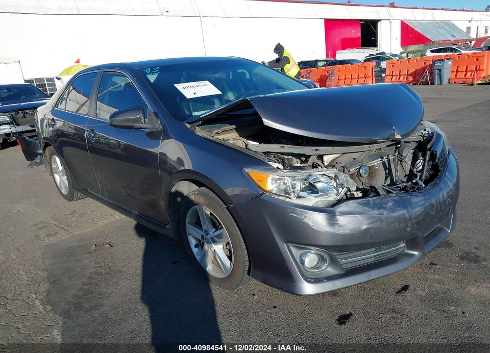2014 TOYOTA CAMRY SE VIN: 4T1BF1FK5EU430043