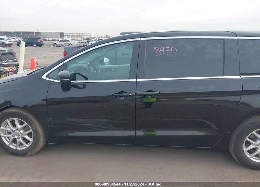 2024 CHRYSLER PACIFICA TOURING L VIN: 2C4RC1BG1RR162916