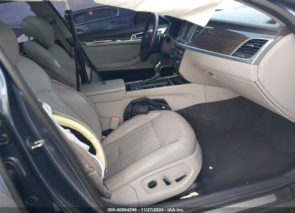 2015 HYUNDAI GENESIS VIN: KMHGN4JE3FU081252