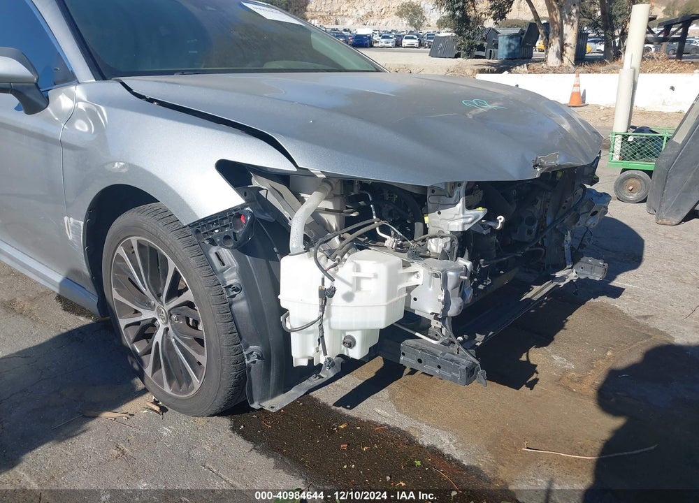 2018 TOYOTA CAMRY SE VIN: 4T1B11HK6JU625980