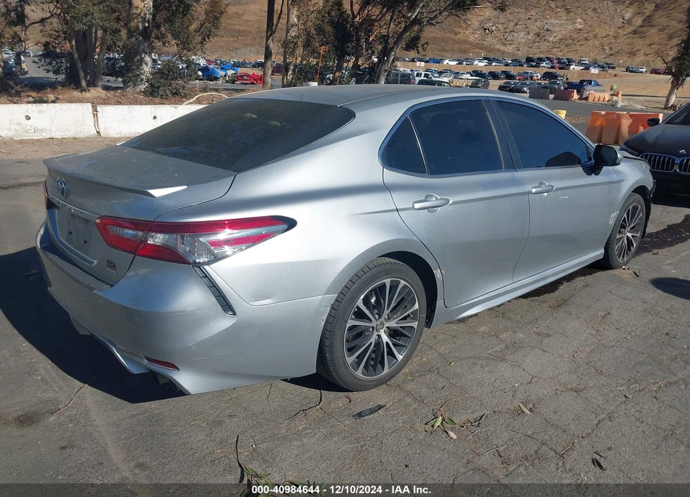 2018 TOYOTA CAMRY SE VIN: 4T1B11HK6JU625980