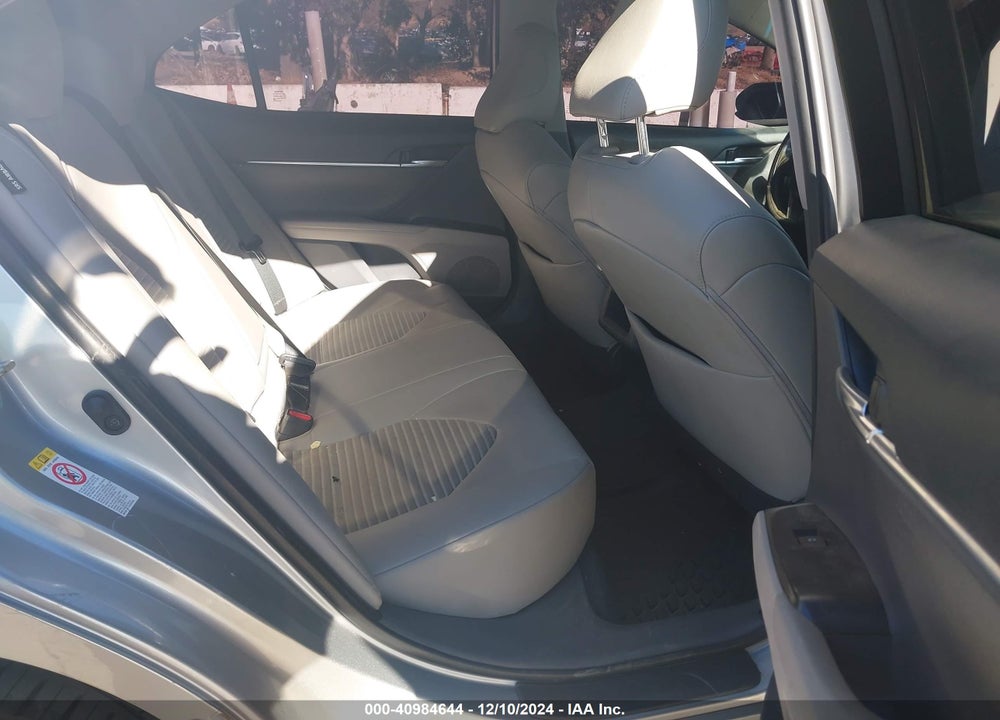 2018 TOYOTA CAMRY SE VIN: 4T1B11HK6JU625980