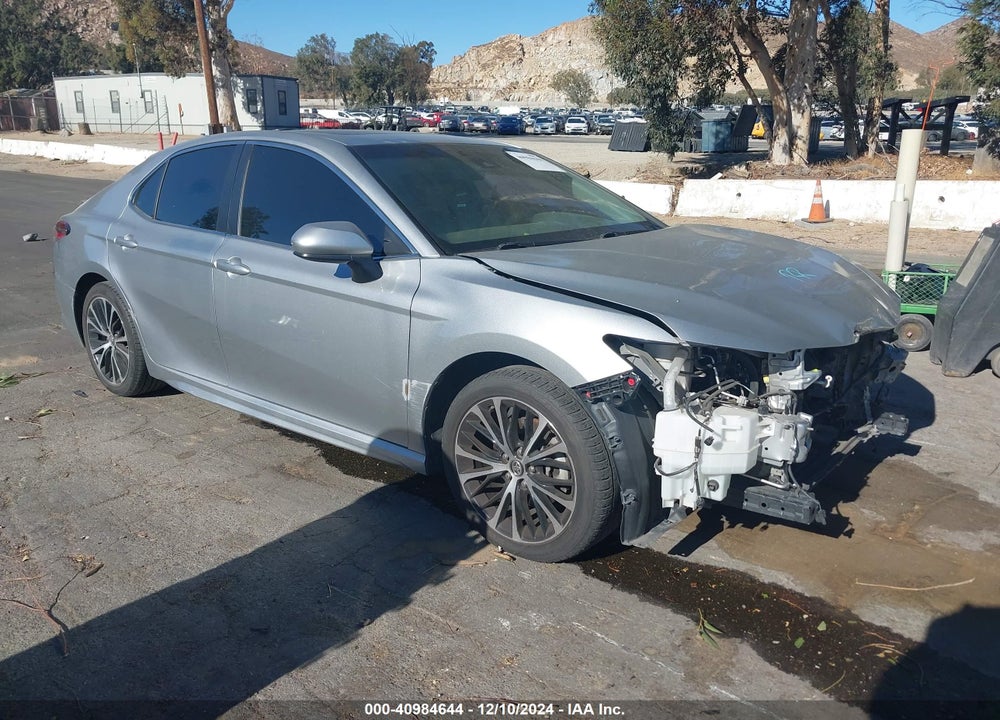 2018 TOYOTA CAMRY SE VIN: 4T1B11HK6JU625980