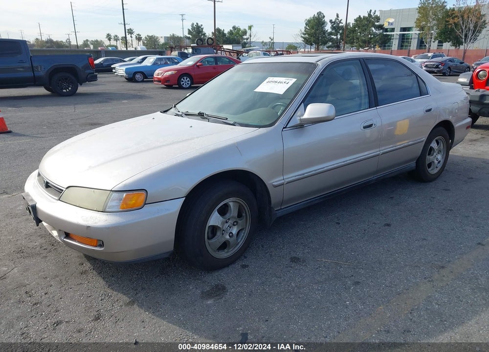 1997 HONDA ACCORD SE VIN: 1HGCD5606VA038373