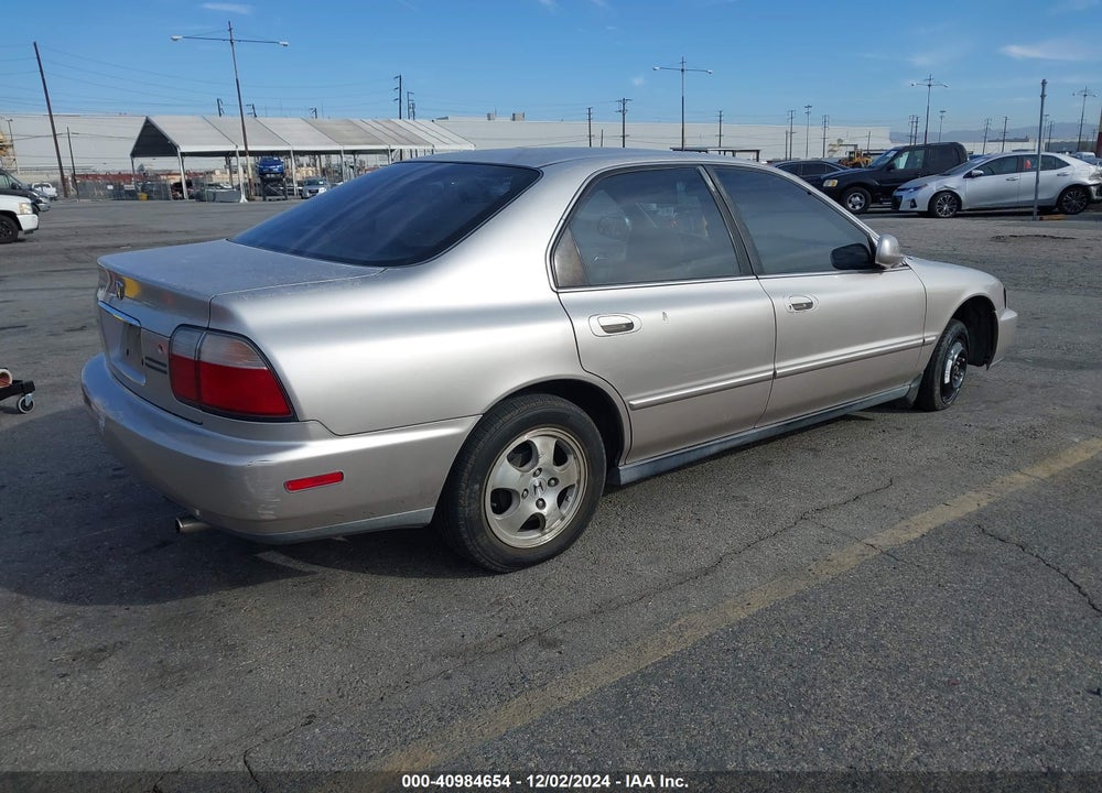 1997 HONDA ACCORD SE VIN: 1HGCD5606VA038373