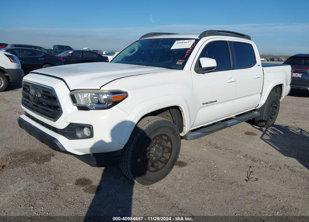 2018 TOYOTA TACOMA SR5 V6 VIN: 3TMAZ5CN7JM077283