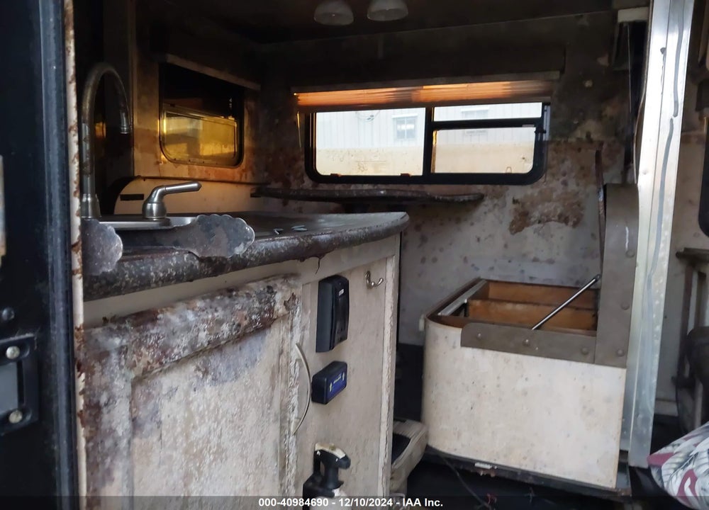 2019 WINNEBAGO MINNIE TRAVEL TRAILER VIN: 54CTM1R28K3043384