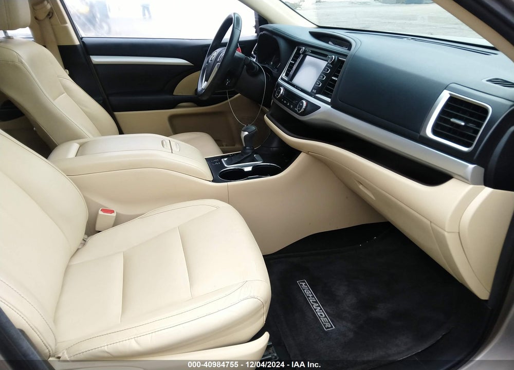 2016 TOYOTA HIGHLANDER XLE V6 VIN: 5TDJKRFH7GS227239