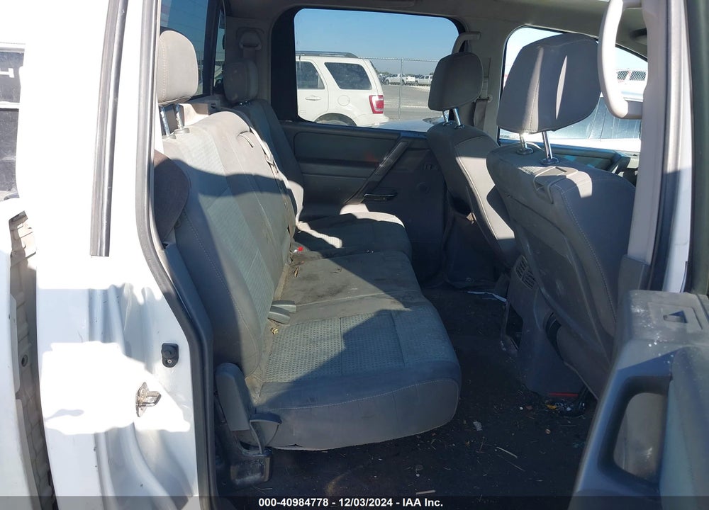 2006 NISSAN TITAN SE VIN: 1N6BA07A86N562631