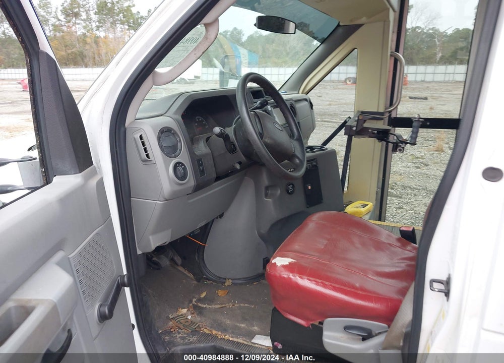 2011 GLAVAL E-350 CUTAWAY VIN: 1FDEE3FS8BDA17024