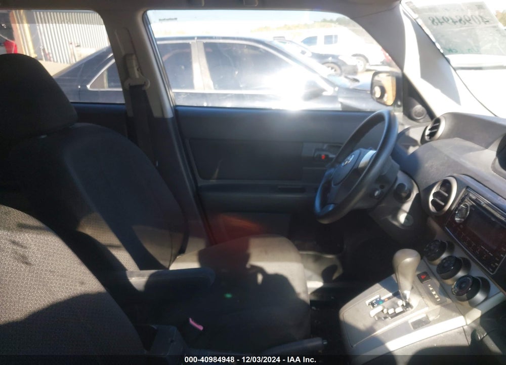 2008 SCION XB VIN: JTLKE50E181026555