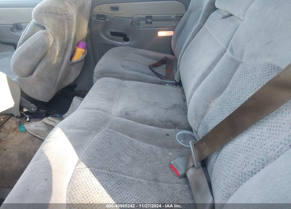 2001 CHEVROLET SUBURBAN LS VIN: 3GNEC16T91G270112