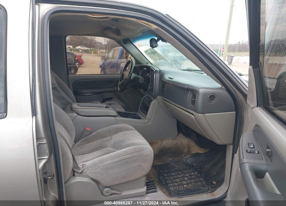 2003 CHEVROLET SUBURBAN 1500 LS VIN: 1GNEC16Z53J153245