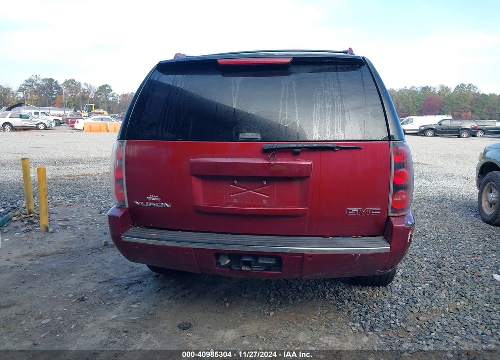 2008 GMC YUKON DENALI VIN: 1GKFK63858J128771