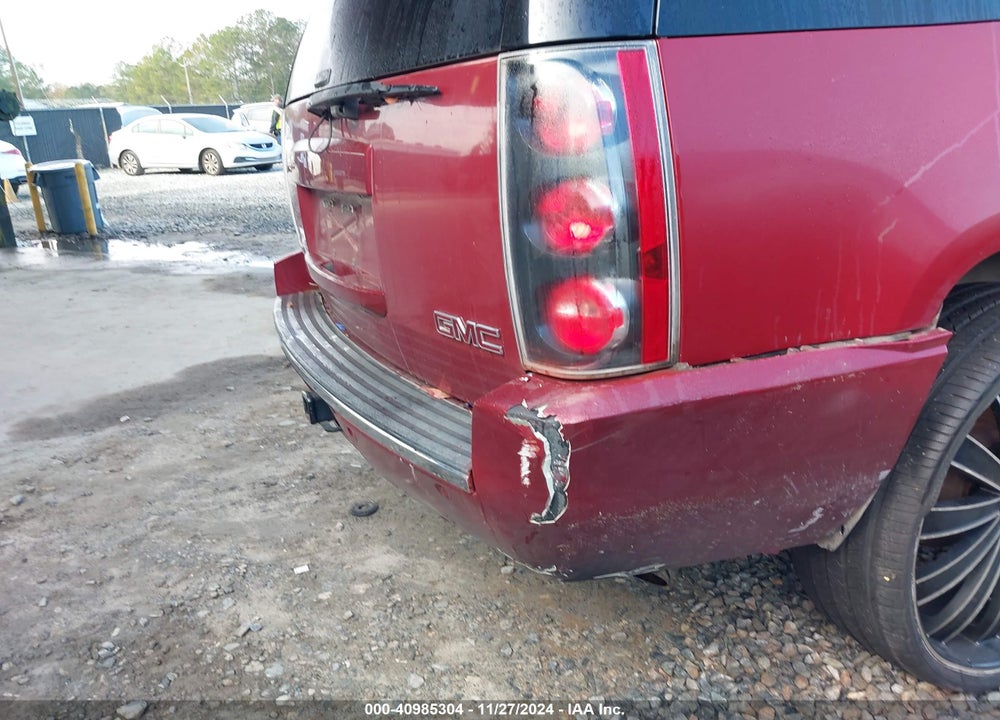 2008 GMC YUKON DENALI VIN: 1GKFK63858J128771