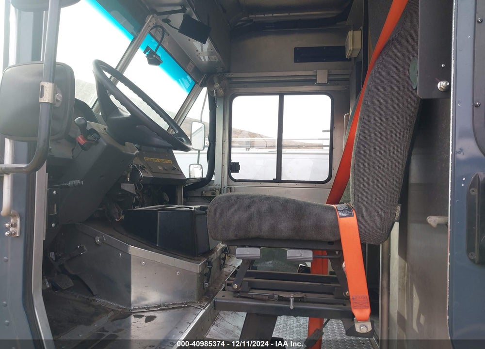 2020 FREIGHTLINER MT45G VIN: 4UZAC2EA2LCMG4250