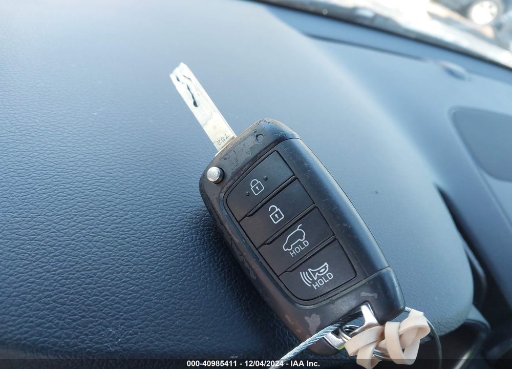 2019 HYUNDAI SANTA FE SE VIN: 5NMS2CAD6KH010749