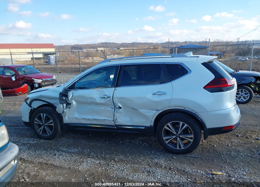 2018 NISSAN ROGUE SL VIN: 5N1AT2MV8JC822523