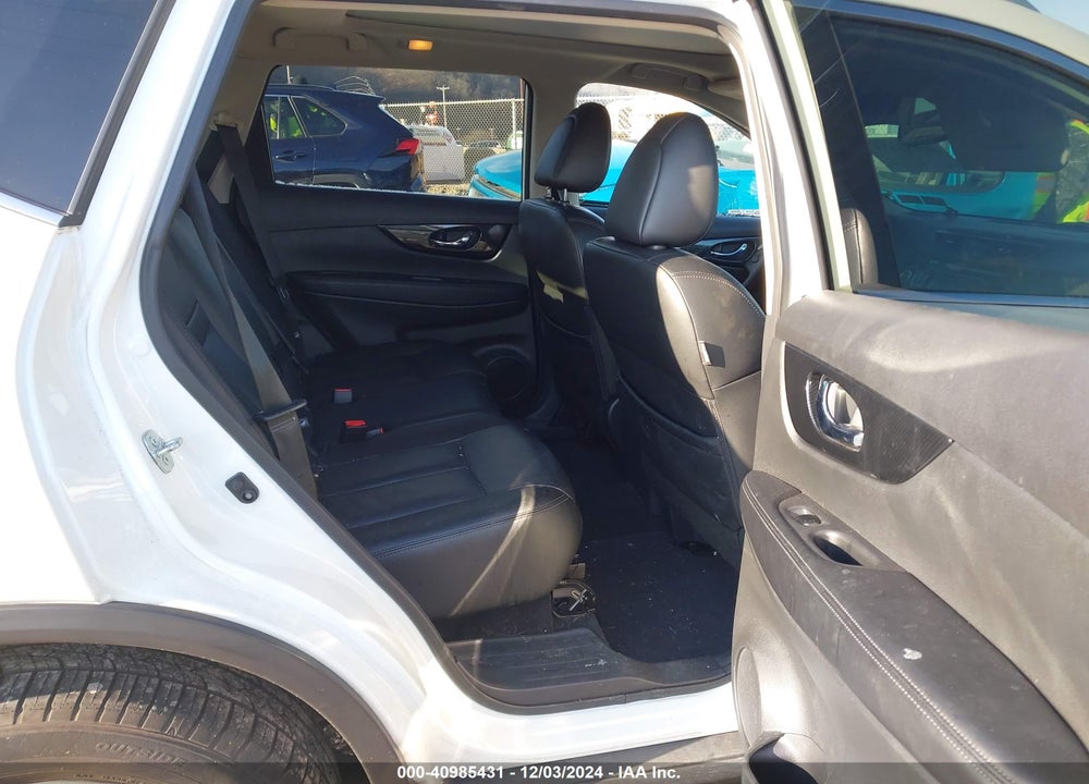 2018 NISSAN ROGUE SL VIN: 5N1AT2MV8JC822523