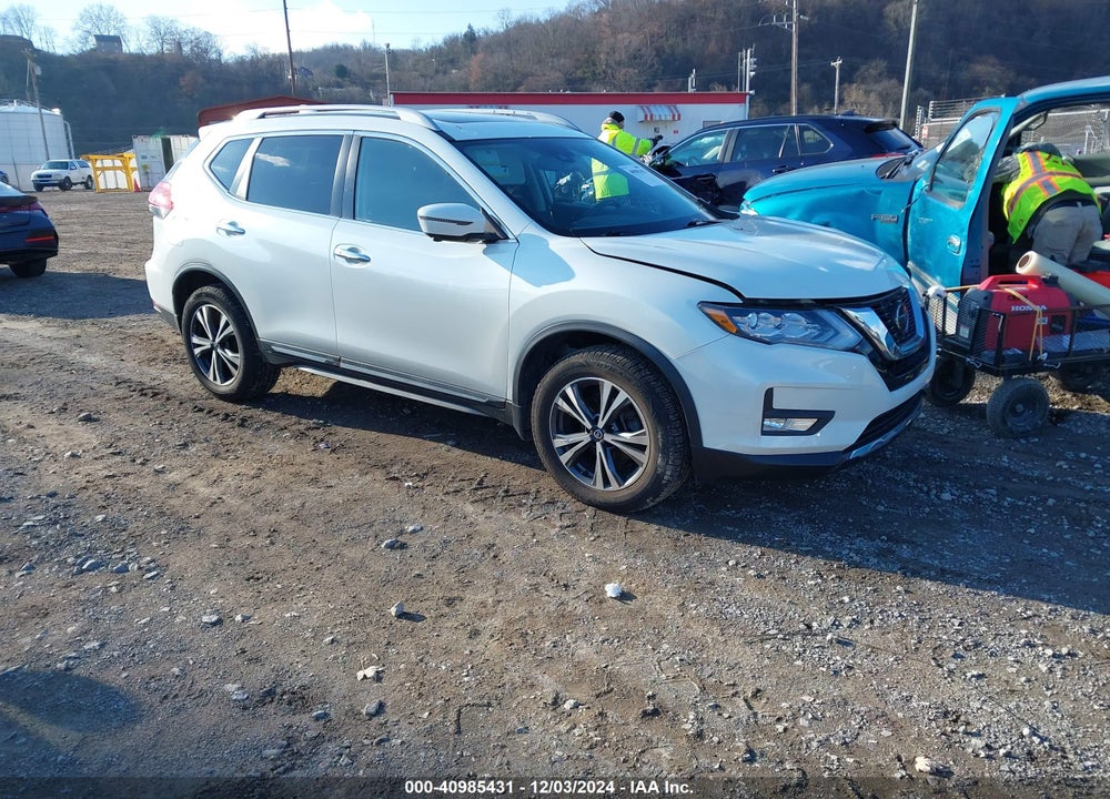 2018 NISSAN ROGUE SL VIN: 5N1AT2MV8JC822523