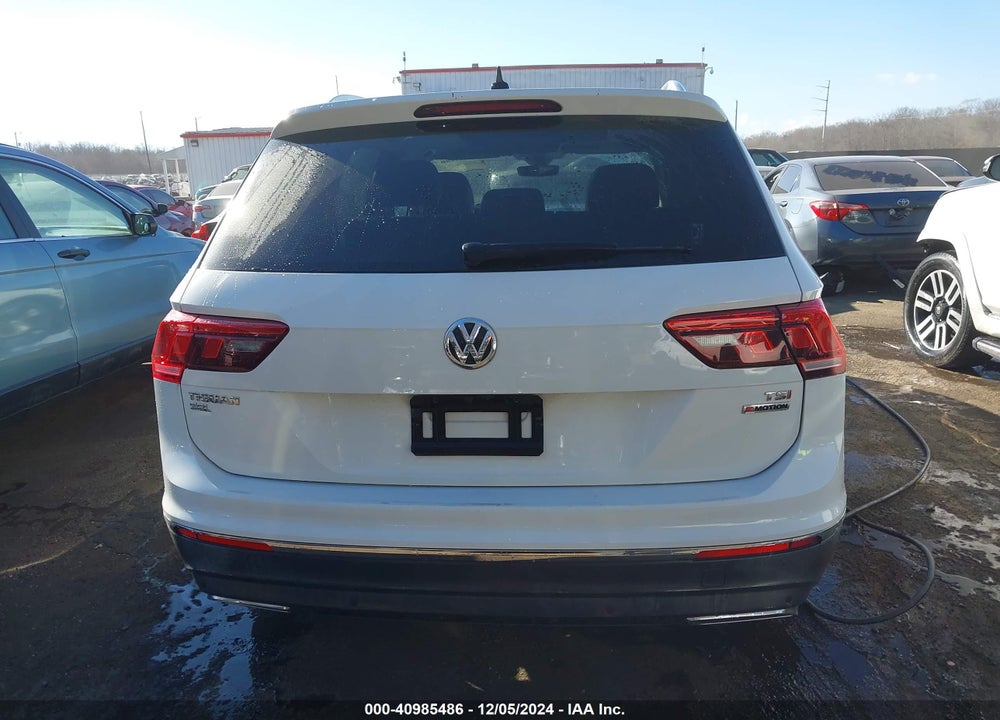 2018 VOLKSWAGEN TIGUAN 2.0T SEL PREMIUM VIN: 3VV4B7AX7JM172073