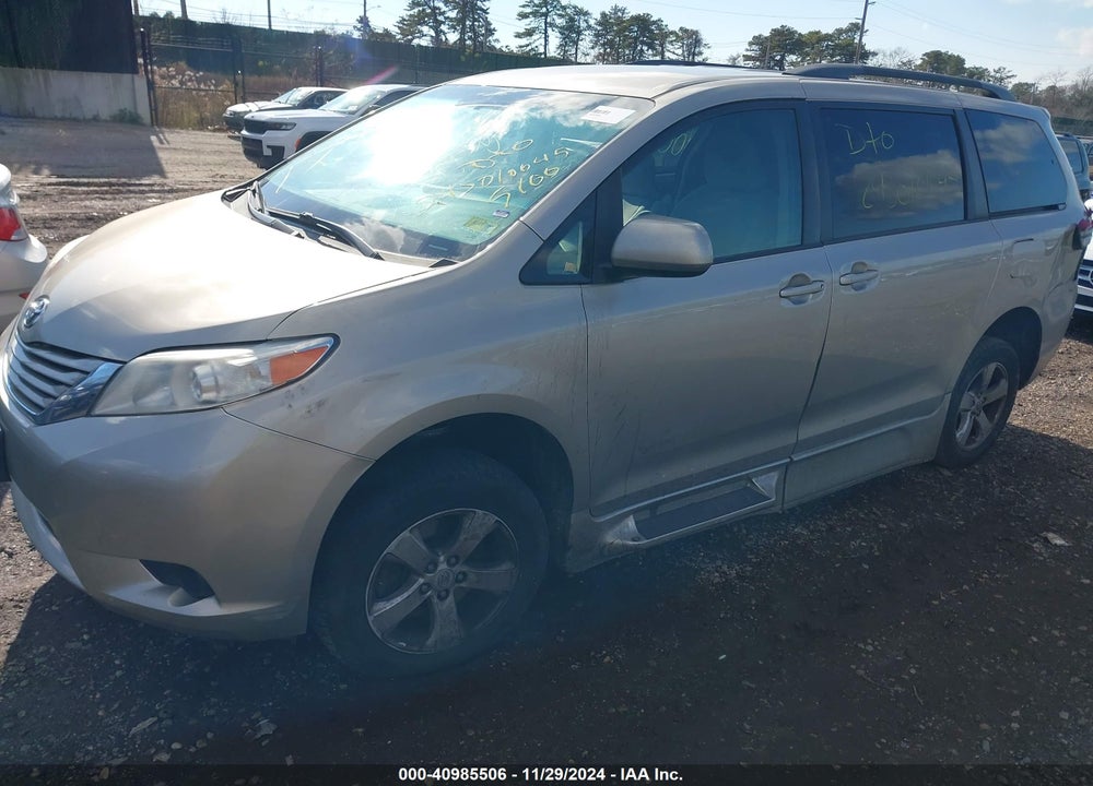 2015 TOYOTA SIENNA LE 7 PASSENGER VIN: 5TDKK3DC5FS593921
