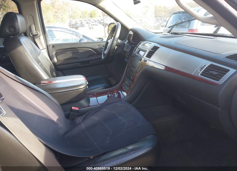 2007 CADILLAC ESCALADE ESV STANDARD VIN: 1GYFK66817R235057