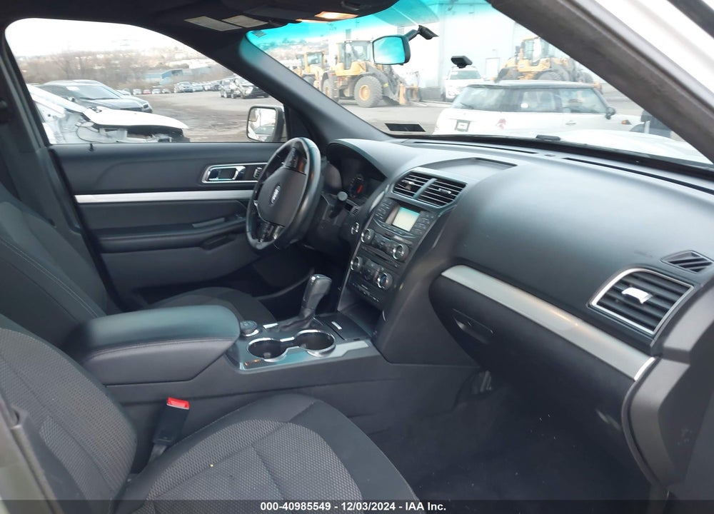 2017 FORD EXPLORER XLT VIN: 1FM5K8D8XHGA92389