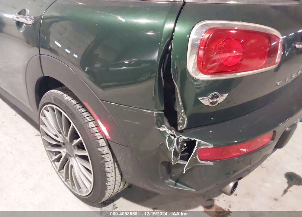 2017 MINI CLUBMAN VIN: WMWLU5C51H2E82094