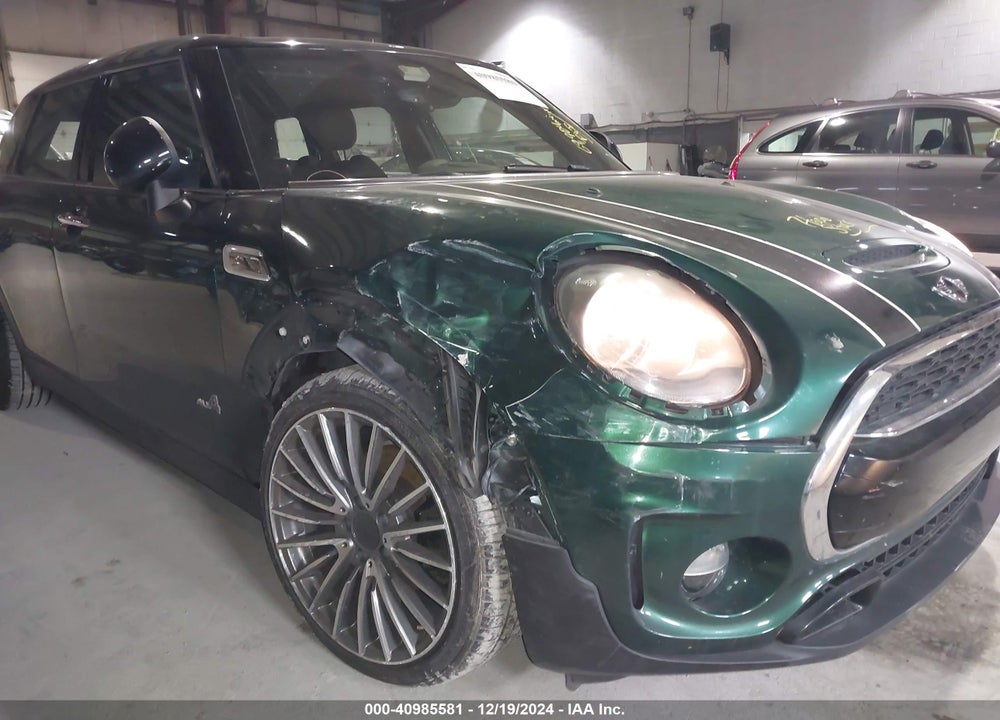 2017 MINI CLUBMAN VIN: WMWLU5C51H2E82094