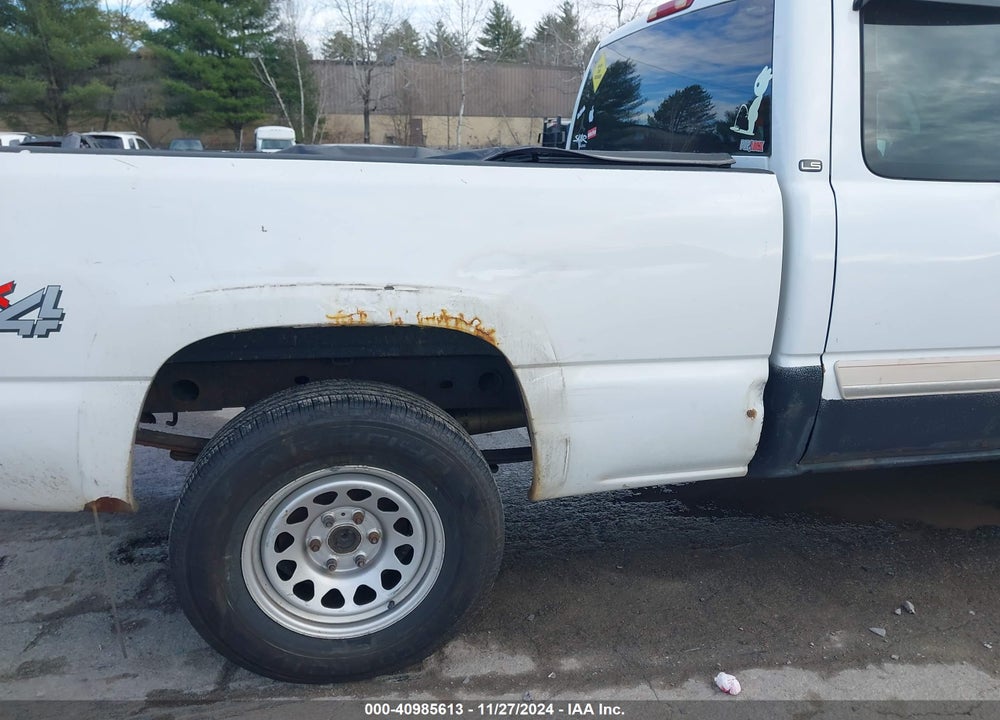2005 CHEVROLET SILVERADO 1500 LS VIN: 2GCEK19VX51380688
