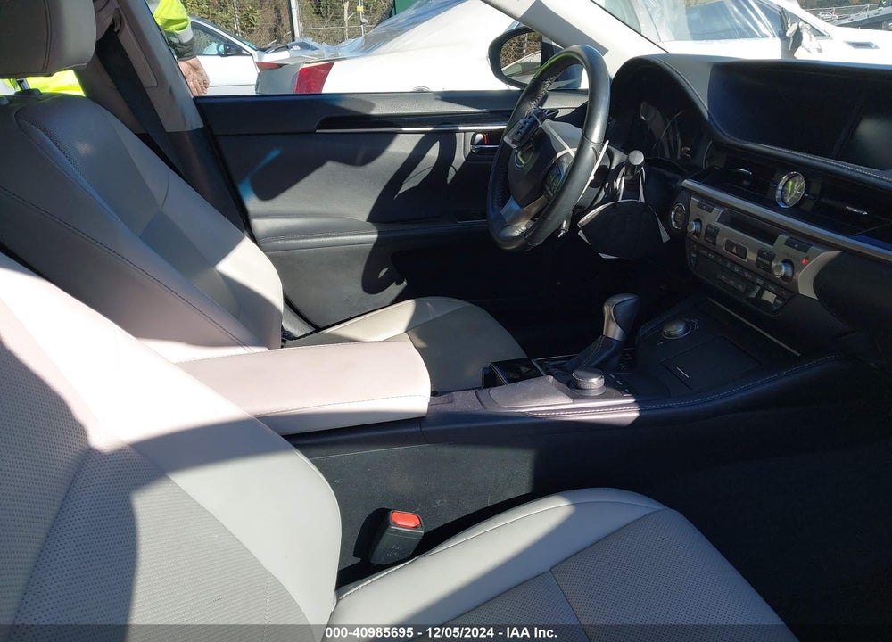 2017 LEXUS ES 350 VIN: 58ABK1GG0HU039983