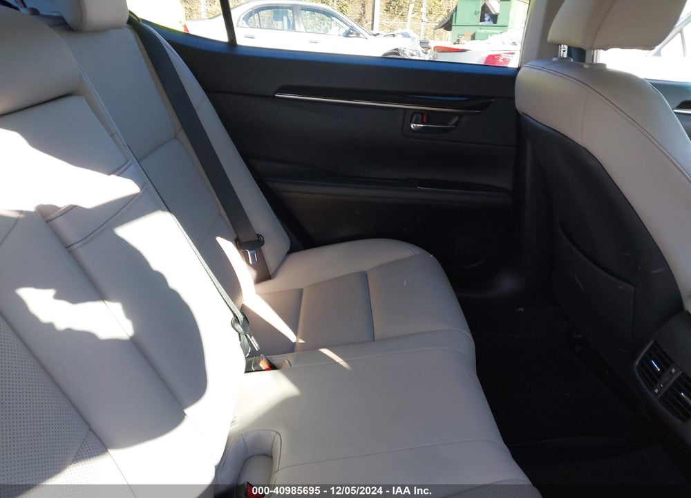 2017 LEXUS ES 350 VIN: 58ABK1GG0HU039983