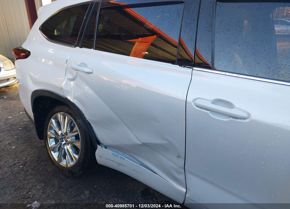 2023 TOYOTA HIGHLANDER LIMITED VIN: 5TDKDRBH4PS018528