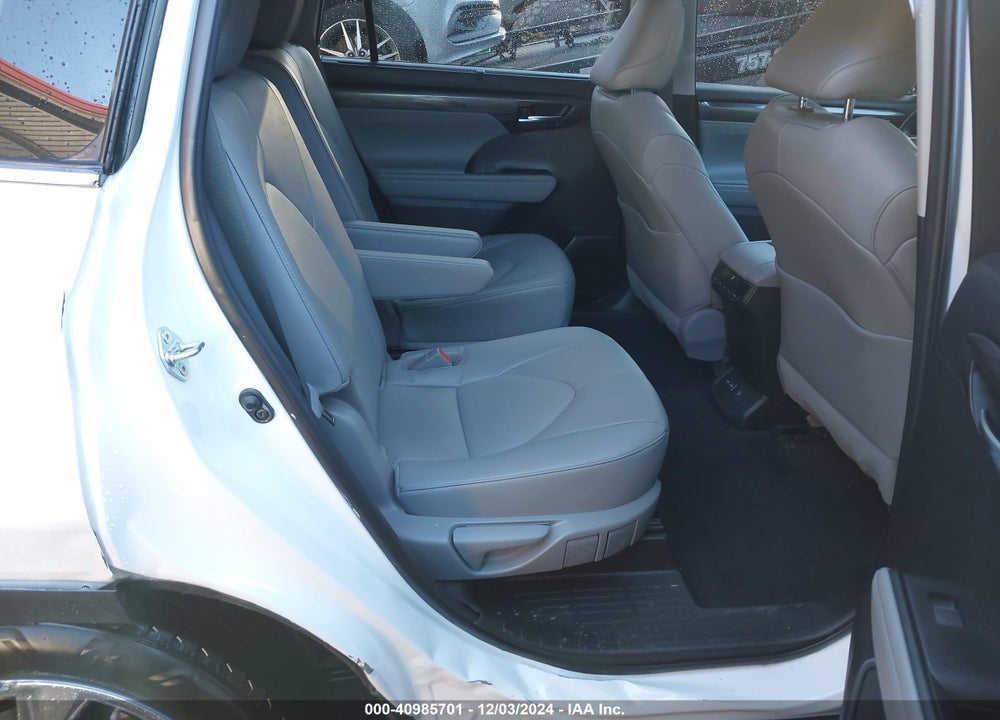 2023 TOYOTA HIGHLANDER LIMITED VIN: 5TDKDRBH4PS018528