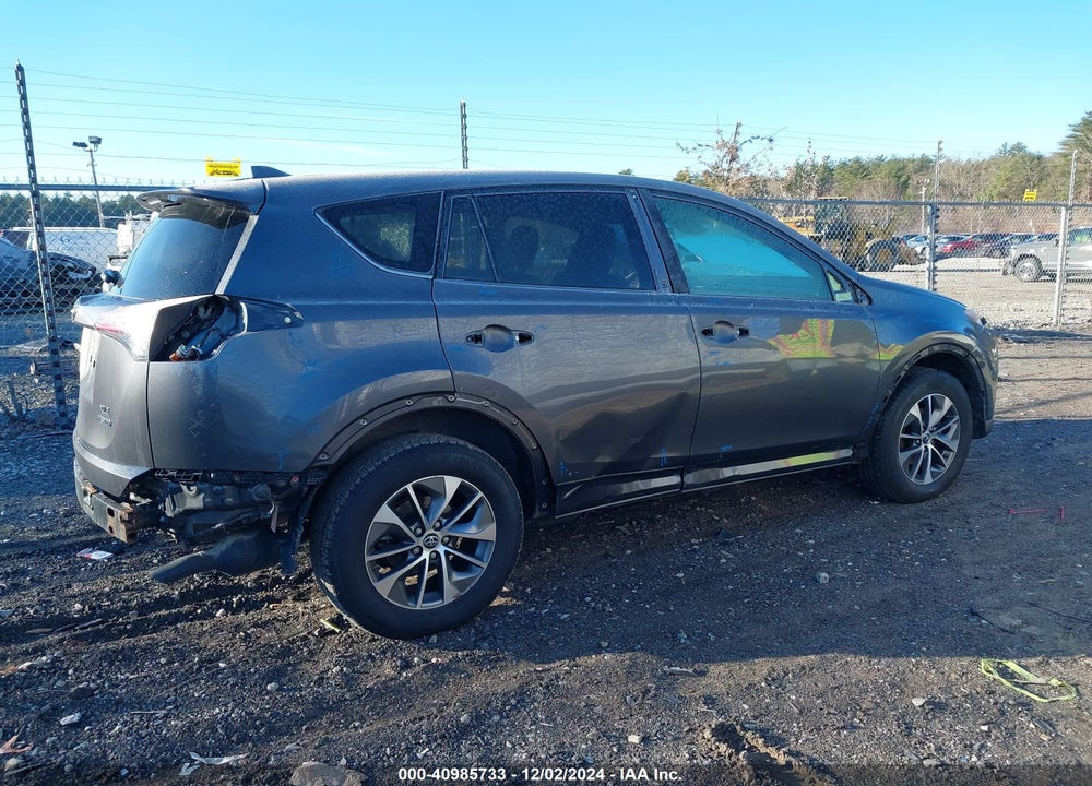 2017 TOYOTA RAV4 HYBRID XLE VIN: JTMRJREV8HD141819