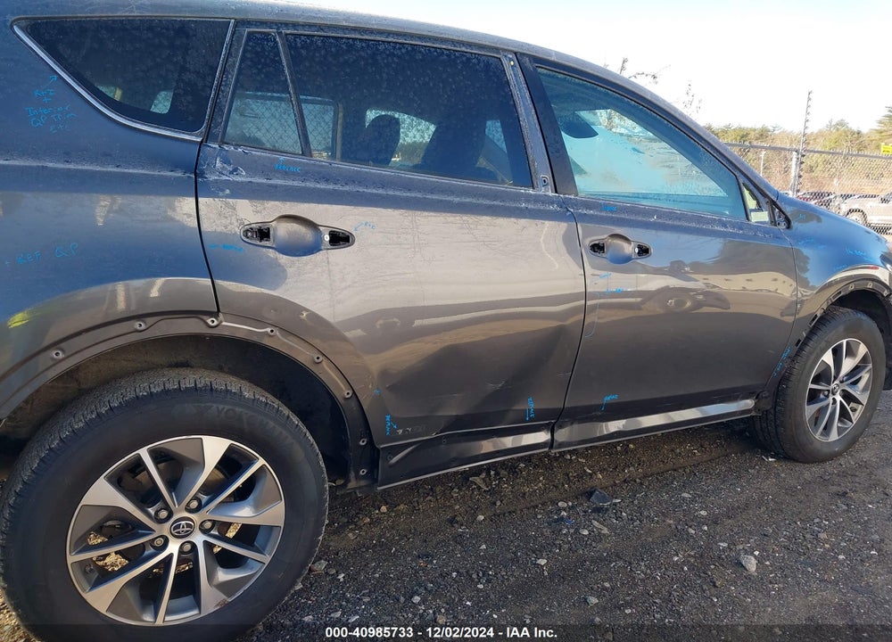 2017 TOYOTA RAV4 HYBRID XLE VIN: JTMRJREV8HD141819