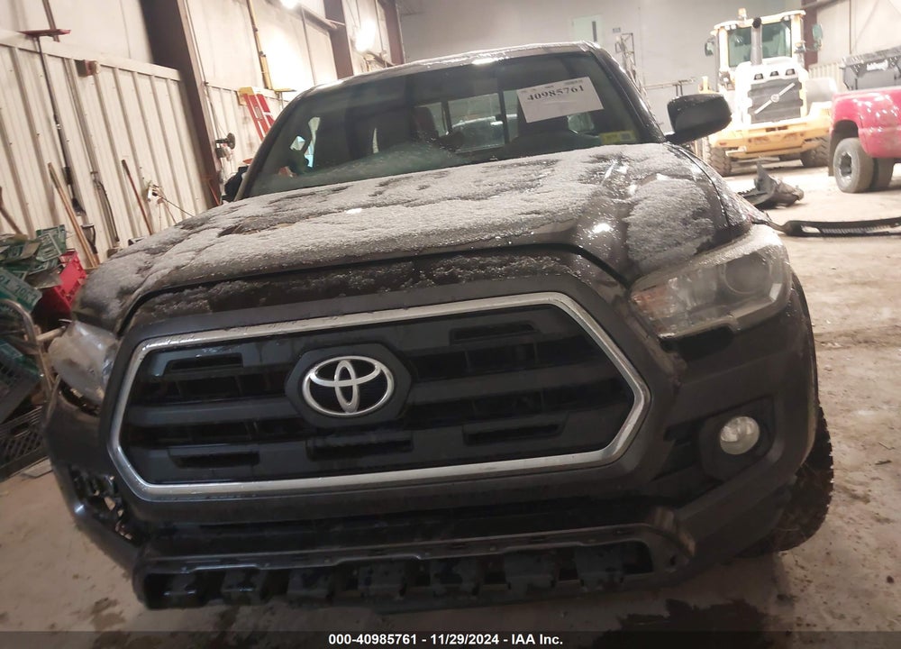 2017 TOYOTA TACOMA SR5 V6 VIN: 5TFSZ5AN7HX051312